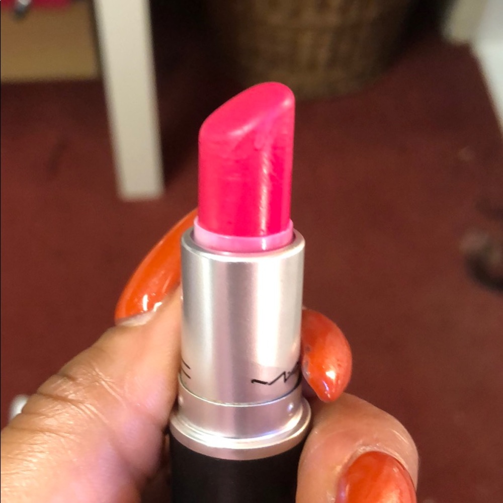 MAC Good Kiss